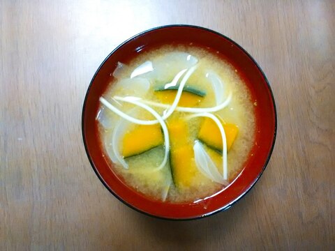 南瓜と素麺と玉ねぎの味噌汁